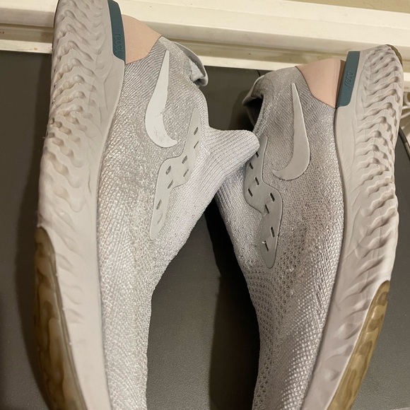 Nike woman snea size 10 - Picture 3 of 7